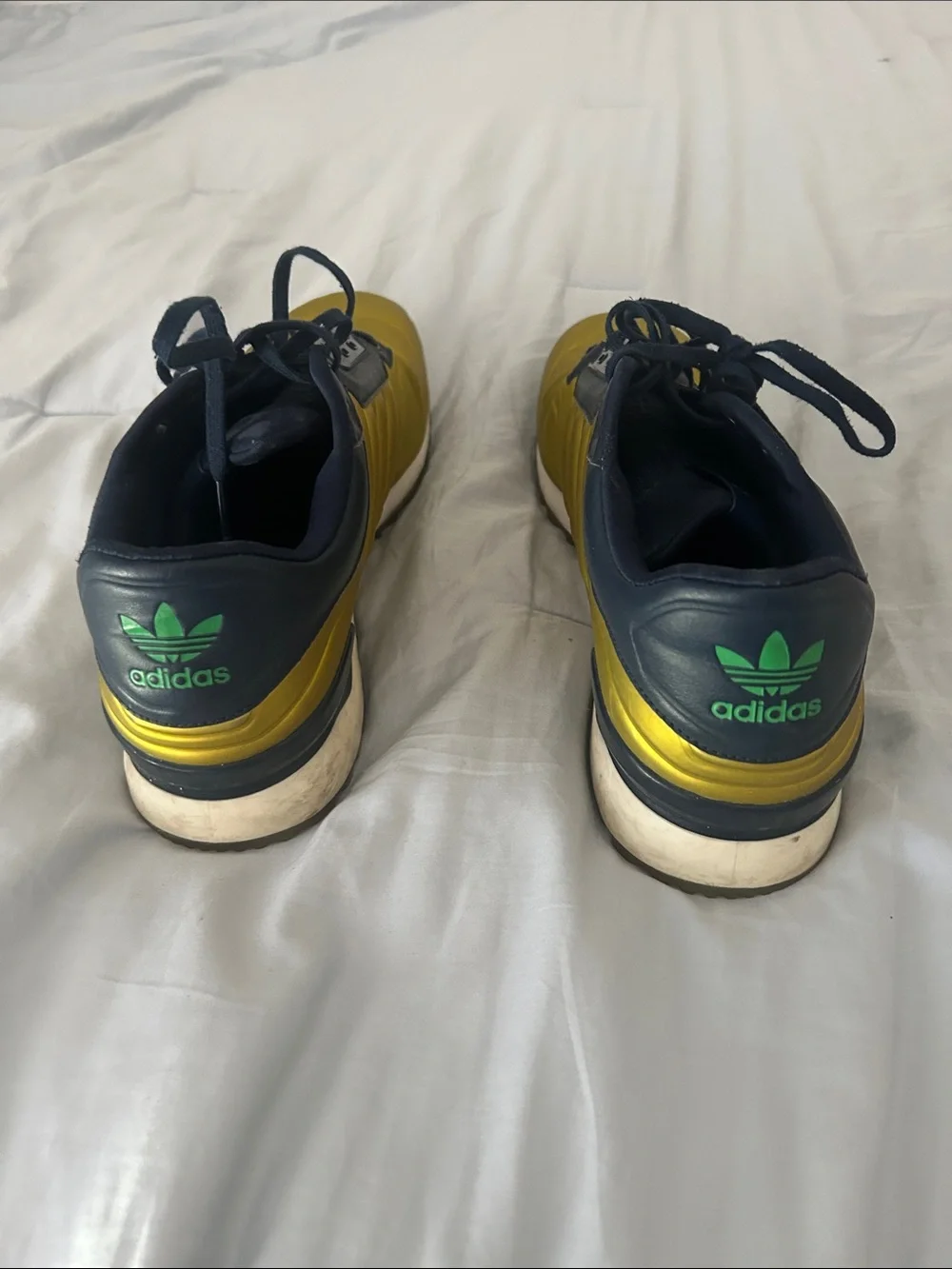 Notre Dame Adidas Men's Yellow and Black Athletic Sneakers